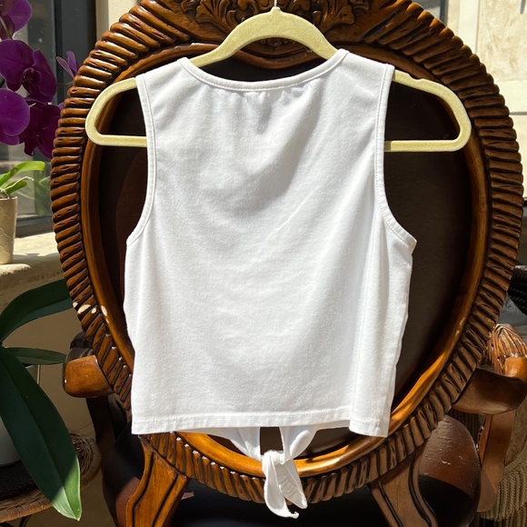 Sleeveless Top with Tied-Knot - Picture 4 of 12